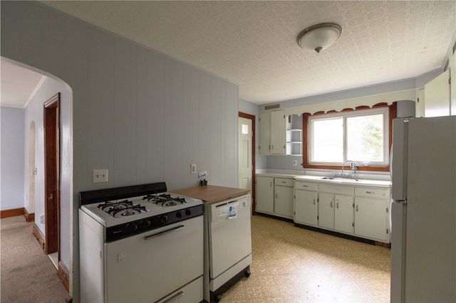 518 Snell Street, Fall River, MA 02721