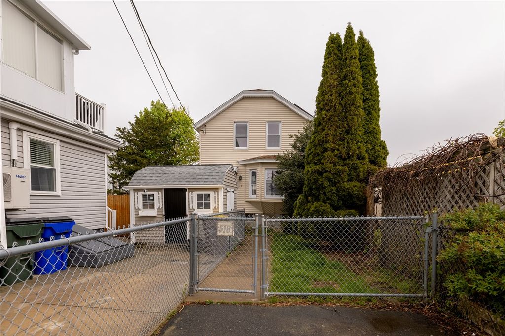 518 Snell Street, Fall River, MA 02721