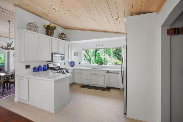 17568 Chaparral Dr, Penn Valley, CA 95946