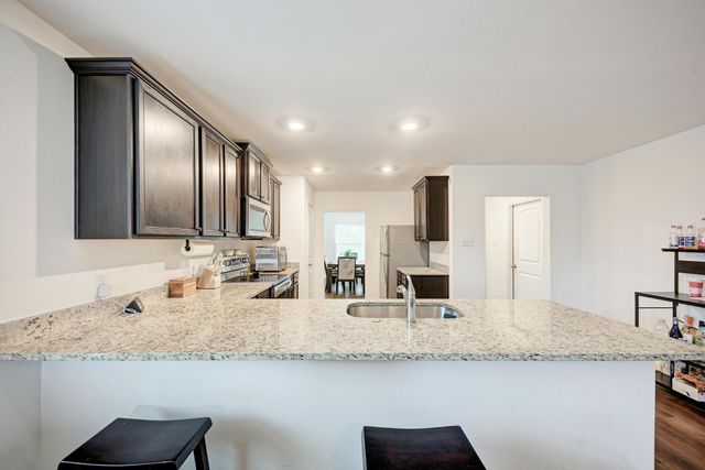 132 Maywood LN, Jarrell, TX 76537