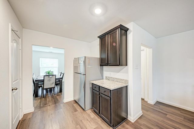 132 Maywood LN, Jarrell, TX 76537