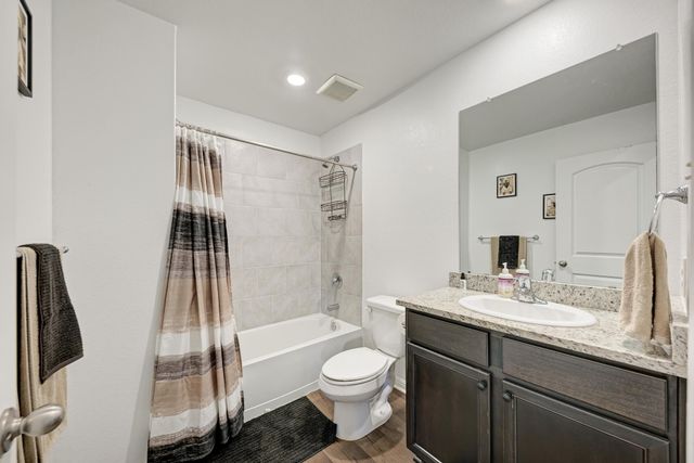 132 Maywood LN, Jarrell, TX 76537