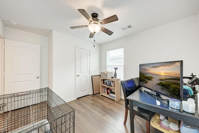 132 Maywood LN, Jarrell, TX 76537