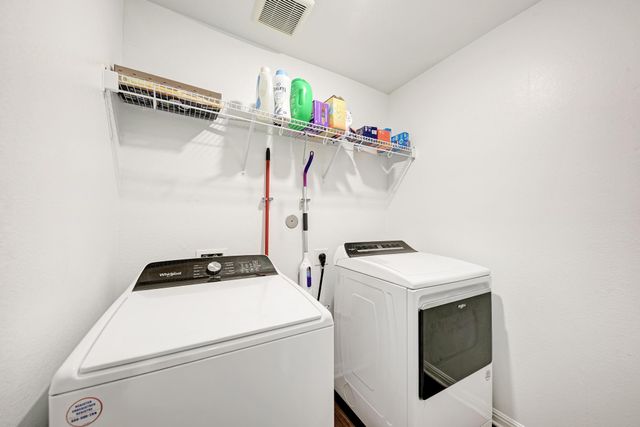 132 Maywood LN, Jarrell, TX 76537