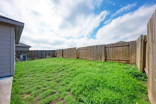 132 Maywood LN, Jarrell, TX 76537