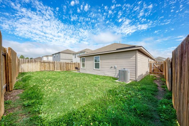 132 Maywood LN, Jarrell, TX 76537