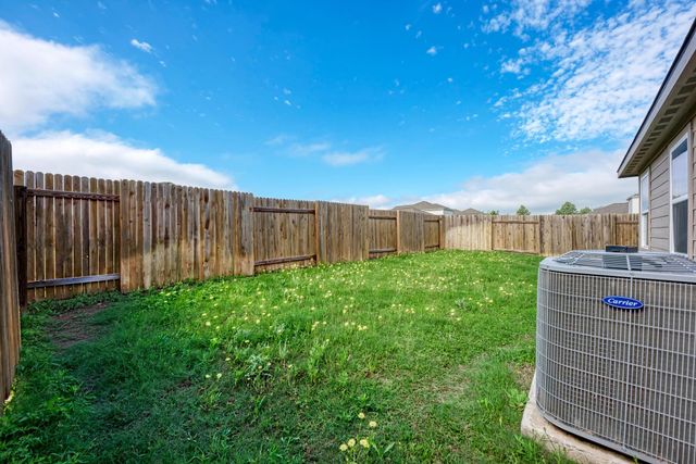 132 Maywood LN, Jarrell, TX 76537