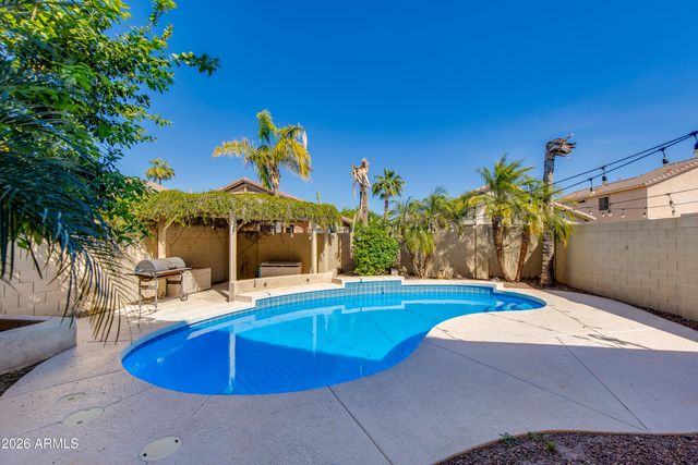 8652 E NIDO Avenue, Mesa, AZ 85209