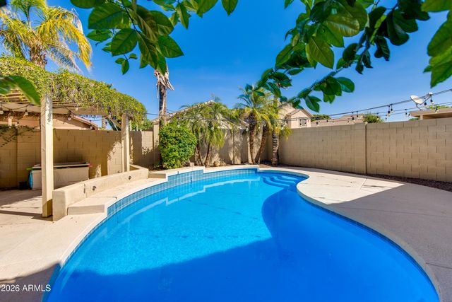 8652 E NIDO Avenue, Mesa, AZ 85209