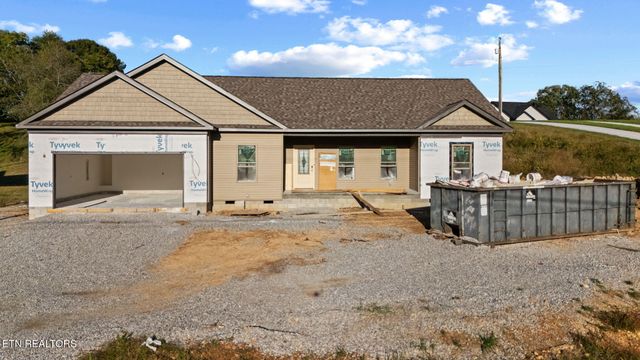 380 Hillvale Rd, Clinton, TN 37716