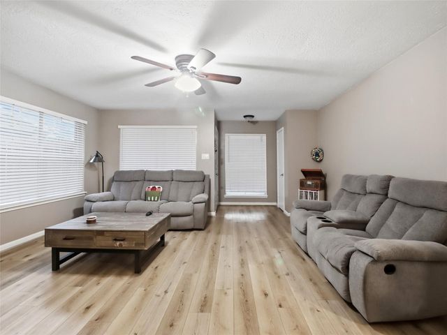 7458 Bahia Lane, Houston, TX 77489