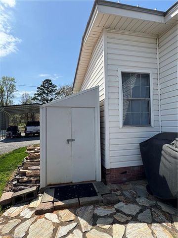 349 Reynolds Road, Lexington, NC 27292