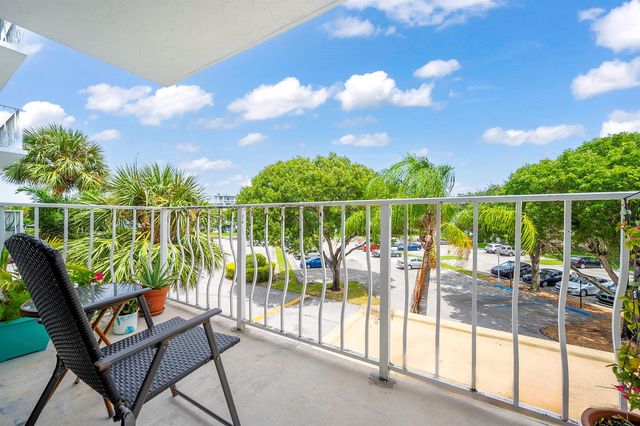 500 Executive Center Drive 3k, West Palm Beach, FL 33401