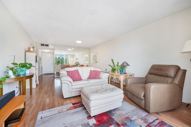 500 Executive Center Drive 3k, West Palm Beach, FL 33401