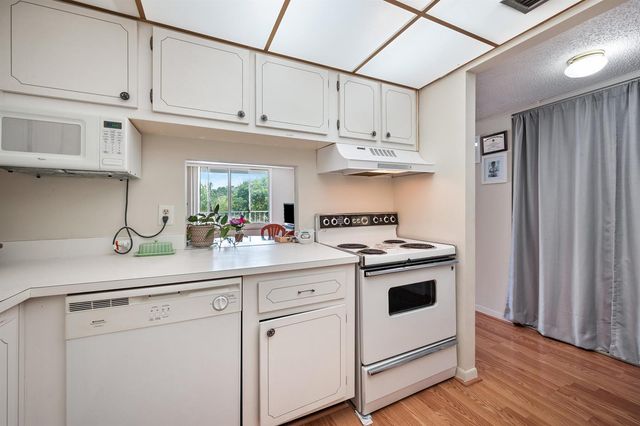 500 Executive Center Drive 3k, West Palm Beach, FL 33401