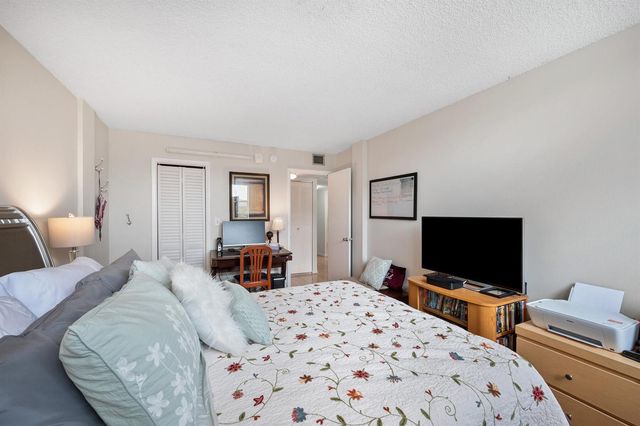 500 Executive Center Drive 3k, West Palm Beach, FL 33401