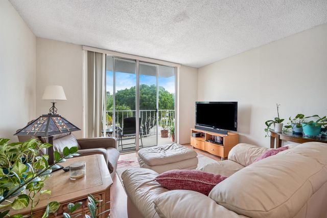 500 Executive Center Drive 3k, West Palm Beach, FL 33401