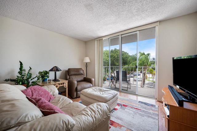 500 Executive Center Drive 3k, West Palm Beach, FL 33401