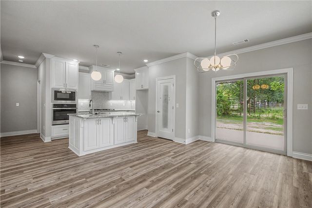 802 W Kelley Ann Street, Siloam Springs, AR 72761