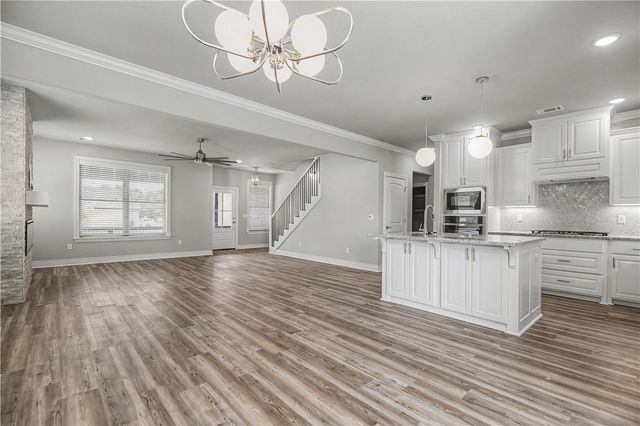 802 W Kelley Ann Street, Siloam Springs, AR 72761