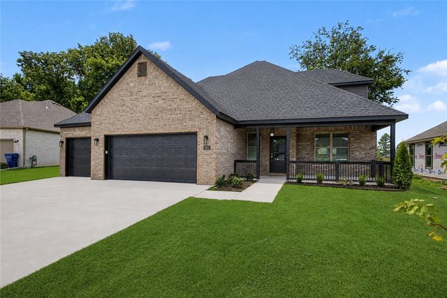 802 W Kelley Ann Street, Siloam Springs, AR 72761