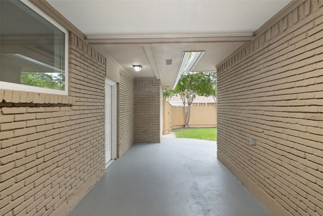 9552 Timberleaf Drive, Dallas, TX 75243