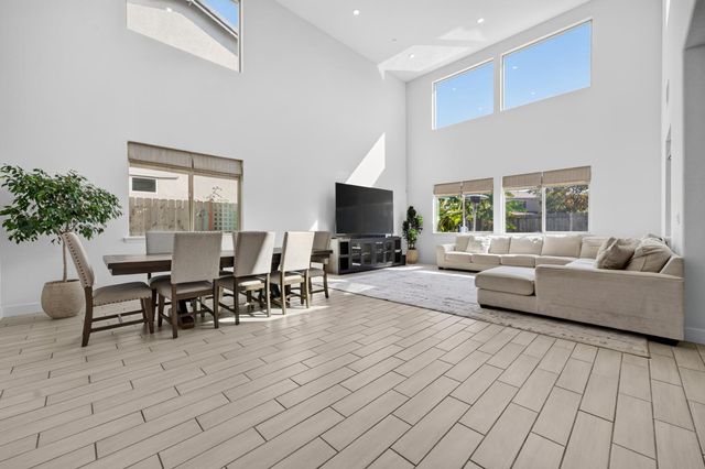 9424 Quintero Ave, Elk Grove, CA 95624