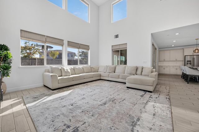 9424 Quintero Ave, Elk Grove, CA 95624
