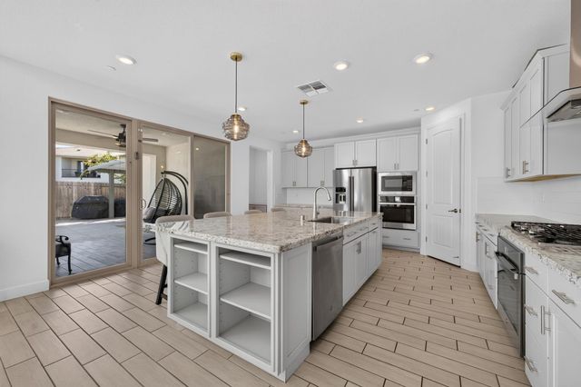 9424 Quintero Ave, Elk Grove, CA 95624