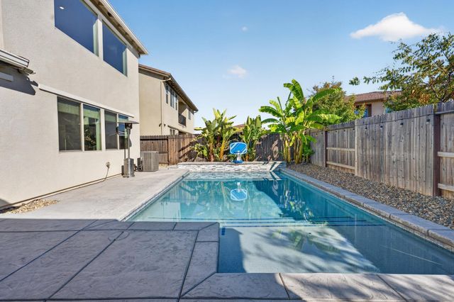 9424 Quintero Ave, Elk Grove, CA 95624