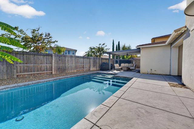 9424 Quintero Ave, Elk Grove, CA 95624