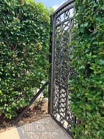 225 Everglade Avenue Villa 6, Palm Beach, FL 33480