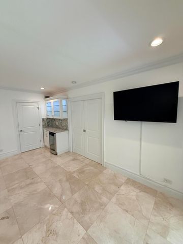 225 Everglade Avenue Villa 6, Palm Beach, FL 33480