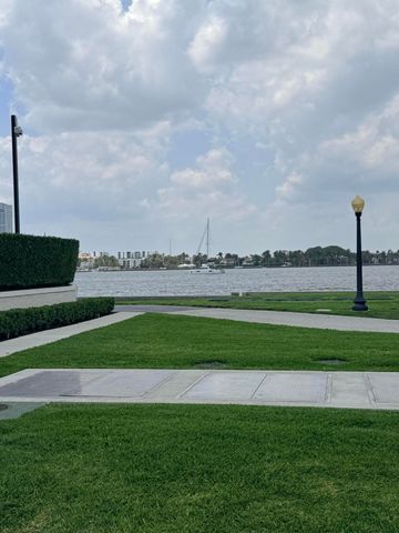 225 Everglade Avenue Villa 6, Palm Beach, FL 33480