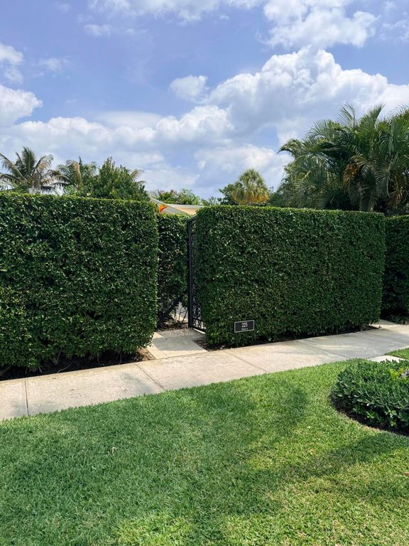 225 Everglade Avenue Villa 6, Palm Beach, FL 33480