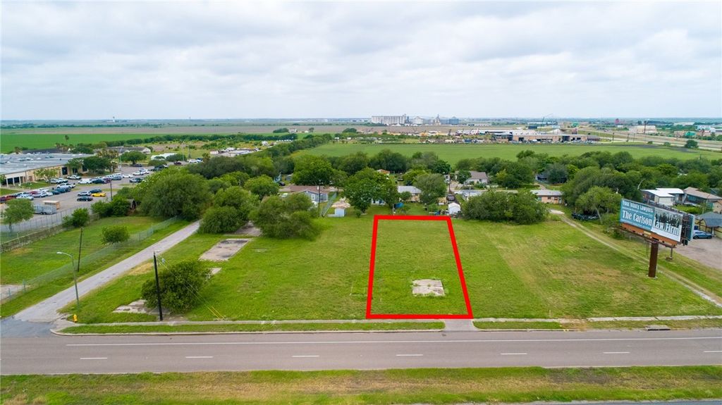 921 N Padre Island Dr, Corpus Christi, TX 78406 — exterior