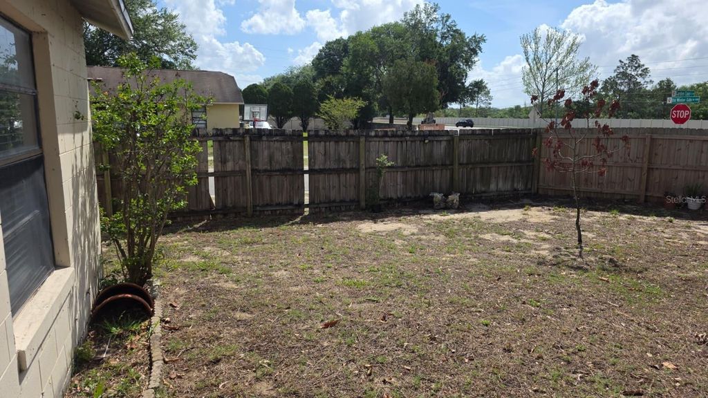 Image 16 of property listing at 126 GARDEN COVE COURT, Orlando, FL 32835