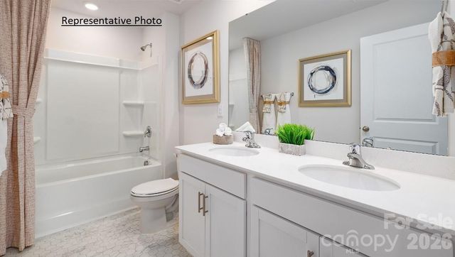 651 13th Avenue Drive NE, Hickory, NC 28601