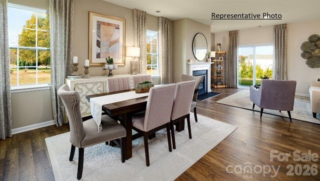 651 13th Avenue Drive NE, Hickory, NC 28601