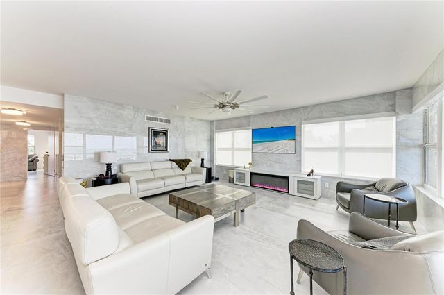 603 LONGBOAT CLUB ROAD 204N, Longboat Key, FL 34228