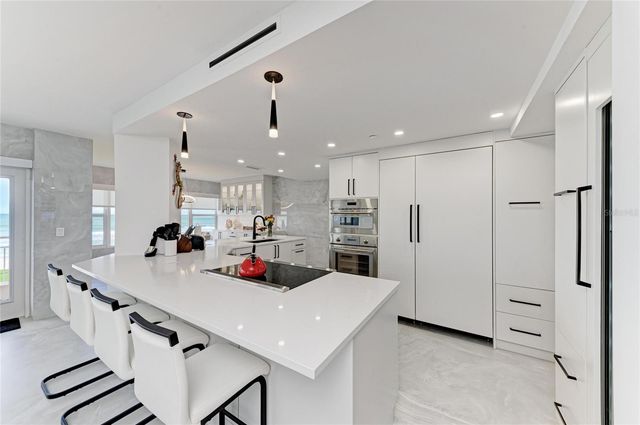 603 LONGBOAT CLUB ROAD 204N, Longboat Key, FL 34228