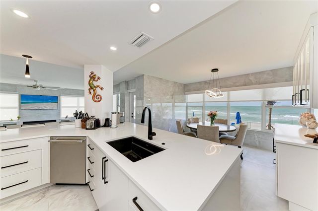 603 LONGBOAT CLUB ROAD 204N, Longboat Key, FL 34228