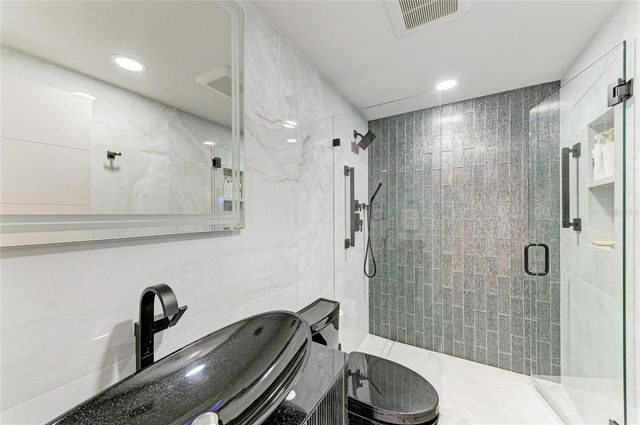 603 LONGBOAT CLUB ROAD 204N, Longboat Key, FL 34228