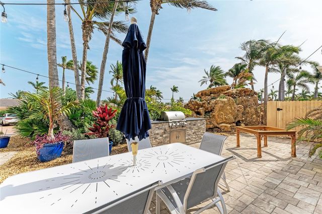 603 LONGBOAT CLUB ROAD 204N, Longboat Key, FL 34228