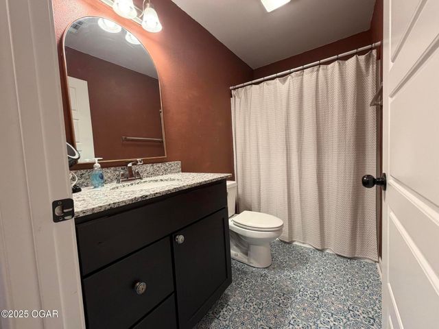 127 E Poplar, Carterville, MO 64835