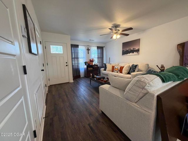 127 E Poplar, Carterville, MO 64835