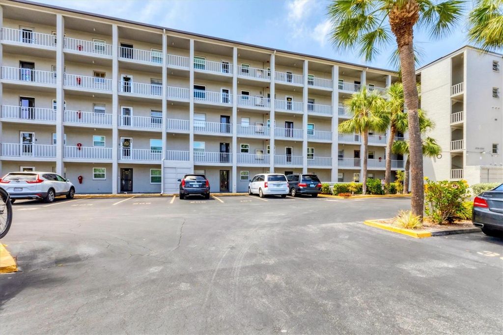 3204 LAKE BAYSHORE DRIVE 407, Bradenton, FL 34205