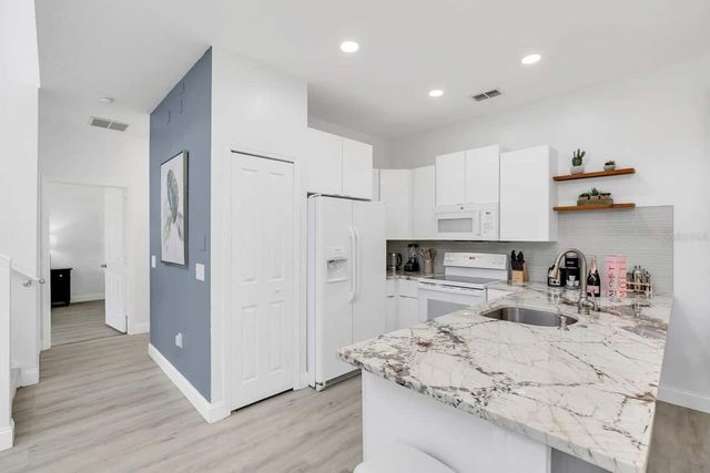 407 MADISON CIRCLE, Davenport, FL 33896