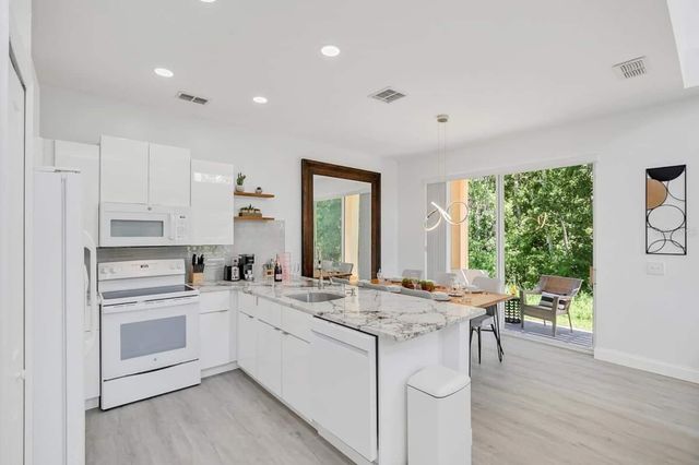 407 MADISON CIRCLE, Davenport, FL 33896