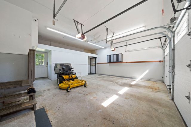 4 Bruce Rd, Holbrook, MA 02343